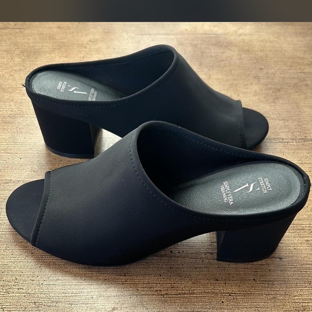 Simply Vera Wang Sandals Womens Size 6M. Black Mule Slides Block Heels. 3” Heel.